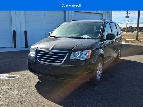 2010 Chrysler Town & Country LX