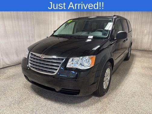 2010 Chrysler Town & Country LX