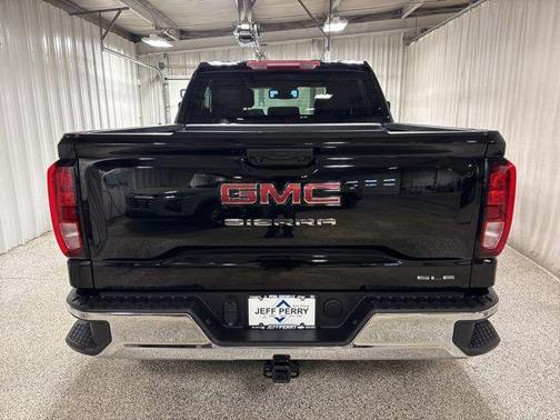 Onyx Black 2024 GMC Sierra 1500 SLE