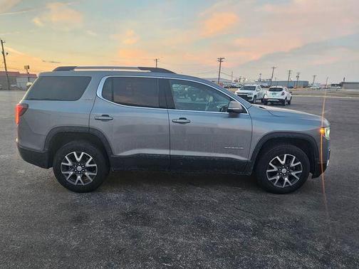 2023 GMC Acadia SLE