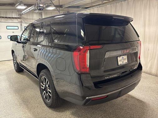 Onyx Black 2023 GMC Yukon AT4