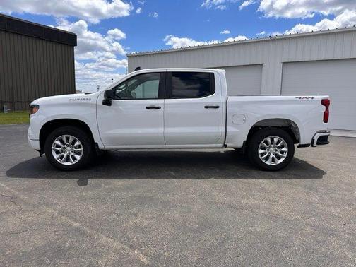 Summit White 2022 Chevrolet Silverado 1500 Custom