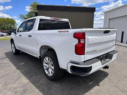 Summit White 2022 Chevrolet Silverado 1500 Custom