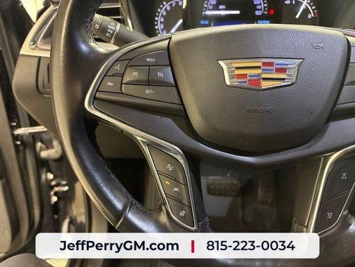 Manhattan Noir Metallic 2019 Cadillac XT5 Luxury