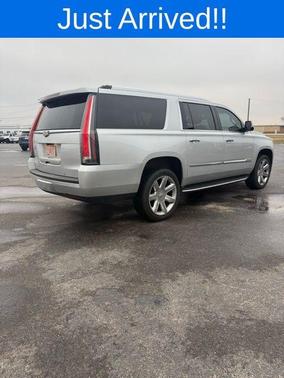 2018 Cadillac Escalade ESV Luxury