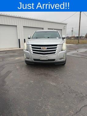 2018 Cadillac Escalade ESV Luxury