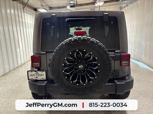 Granite Crystal Clearcoat Metallic 2017 Jeep Wrangler Unlimited Sahara