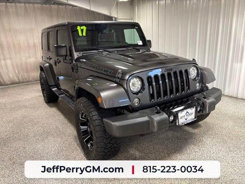Granite Crystal Clearcoat Metallic 2017 Jeep Wrangler Unlimited Sahara