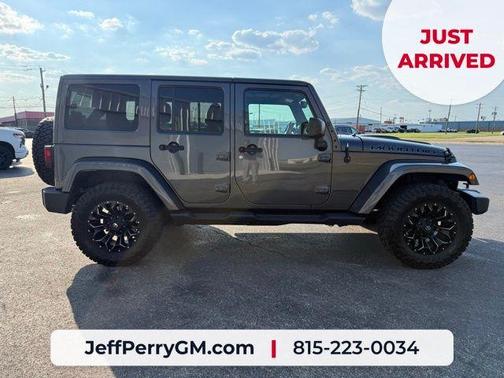 Granite Crystal Clearcoat Metallic 2017 Jeep Wrangler Unlimited Sahara