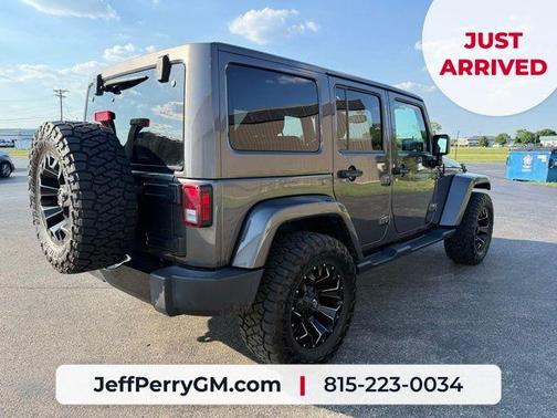 Granite Crystal Clearcoat Metallic 2017 Jeep Wrangler Unlimited Sahara