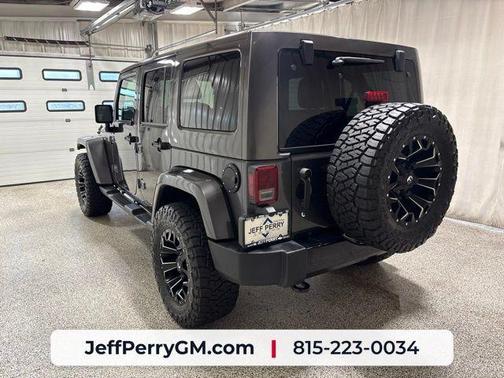 Granite Crystal Clearcoat Metallic 2017 Jeep Wrangler Unlimited Sahara