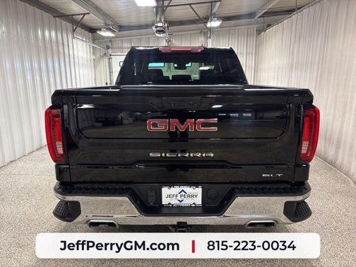 Onyx Black 2022 GMC Sierra 1500 SLT