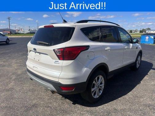 White Platinum Clearcoat Metallic 2019 Ford Escape SEL