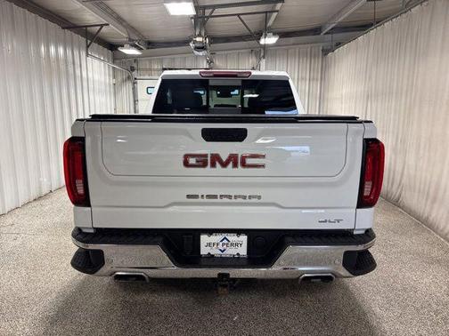 Summit White 2024 GMC Sierra 1500 SLT