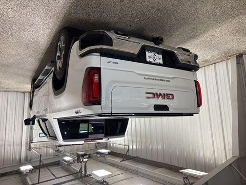 Summit White 2024 GMC Sierra 1500 SLT