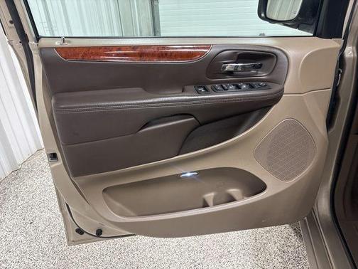 2013 Chrysler Town & Country Touring