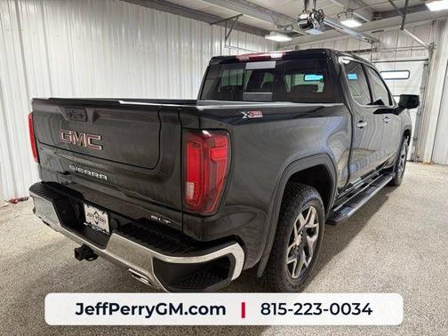Onyx Black 2023 GMC Sierra 1500 SLT