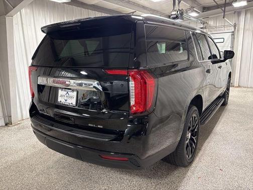2022 GMC Yukon XL SLE
