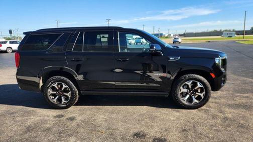 Onyx Black 2022 GMC Yukon AT4