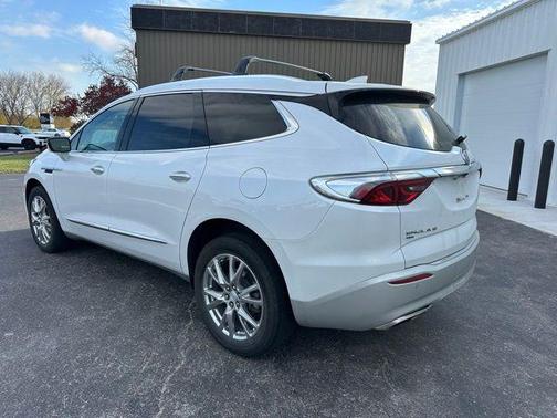 2022 Buick Enclave Essence