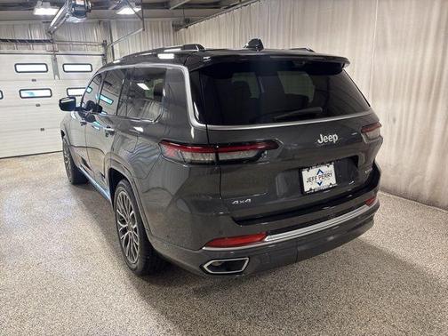 Metallic 2024 Jeep Grand Cherokee L Summit