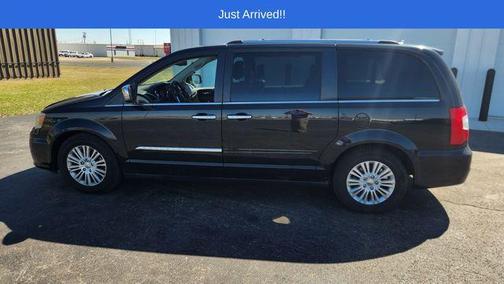 2012 Chrysler Town & Country Limited