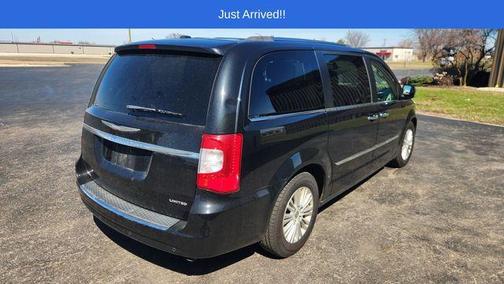 2012 Chrysler Town & Country Limited
