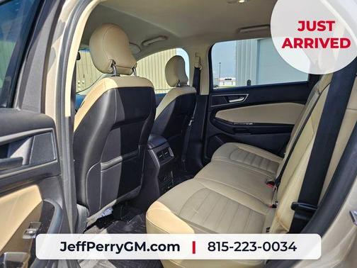White Gold Metallic 2018 Ford Edge SEL
