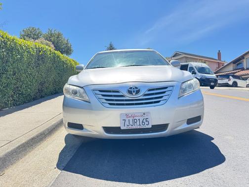 Classic Silver Metallic 2009 Toyota Camry 4dr Sdn I4 Auto LE (Natl)