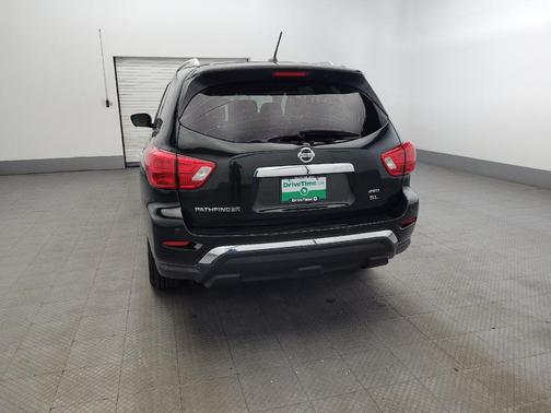 2018 Nissan Pathfinder SL