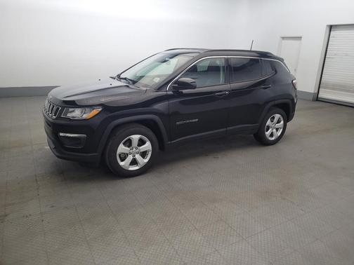 Diamond Black Crystal Pearlcoat 2020 Jeep Compass Latitude