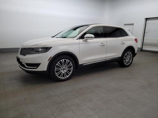 White Platinum Metallic Tri-Coat 2017 Lincoln MKX Reserve