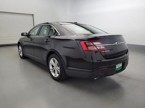 Photo 5 of 33 of 2018 Ford Taurus SEL