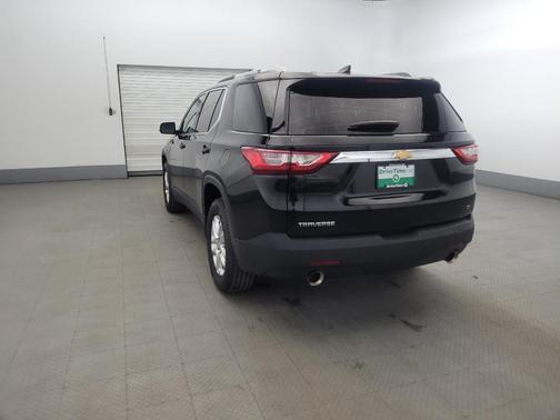 Mosaic Black Metallic 2018 Chevrolet Traverse LT Cloth