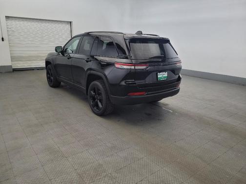 Diamond Black Crystal Pearlcoat 2023 Jeep Grand Cherokee Altitude