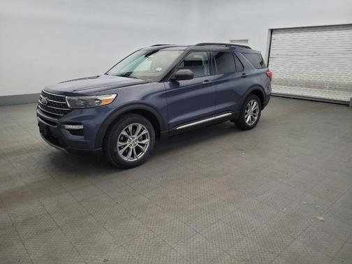 Blue 2021 Ford Explorer XLT