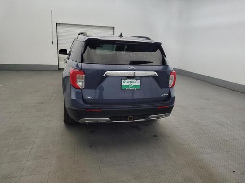 Blue 2021 Ford Explorer XLT