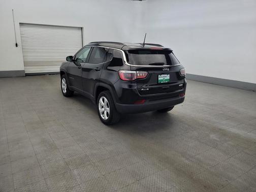 Diamond Black Crystal Pearlcoat 2018 Jeep Compass Latitude