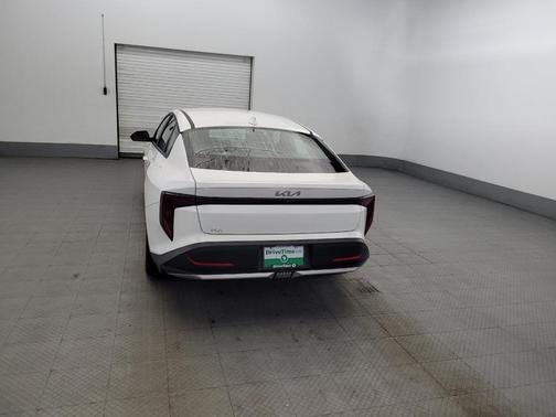 Snow White Pearl 2025 Kia K4 LXS