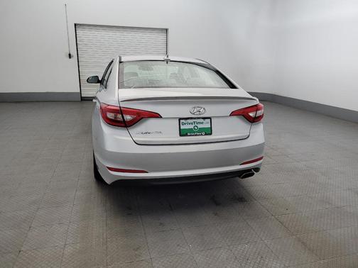 2017 Hyundai SONATA SE