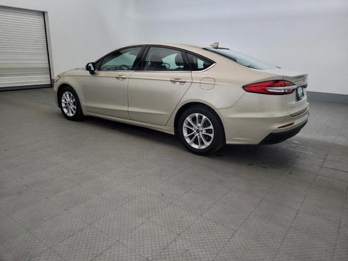 White Gold Metallic 2019 Ford Fusion SE