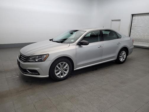 Reflex Silver Metallic 2017 Volkswagen Passat 1.8T S