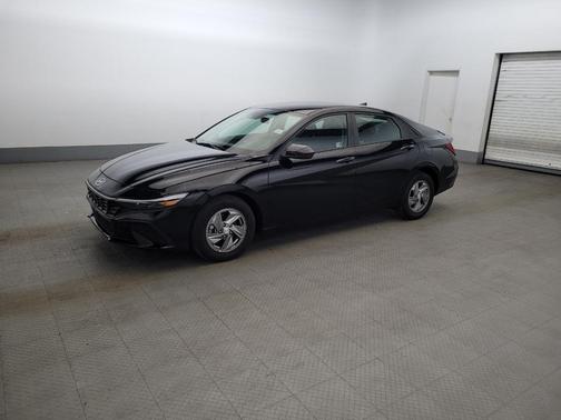 Abyss Black 2025 Hyundai ELANTRA SE