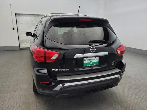 2018 Nissan Pathfinder SL