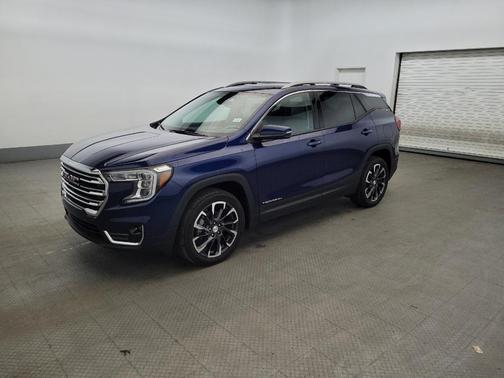 Marine Metallic 2023 GMC Terrain SLT