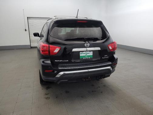 Magnetic Black Metallic 2017 Nissan Pathfinder Platinum