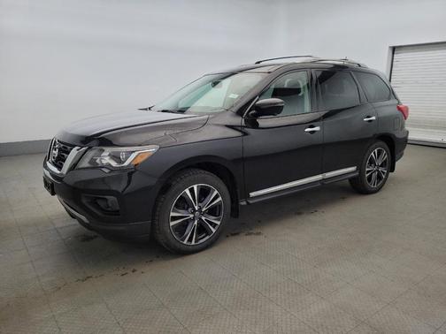 Magnetic Black Metallic 2017 Nissan Pathfinder Platinum