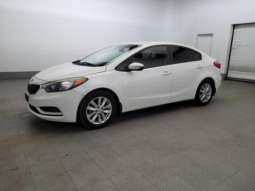 Snow White Pearl 2016 Kia Forte LX