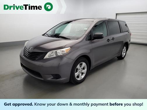 Photo 1 of 33 of 2017 Toyota Sienna L