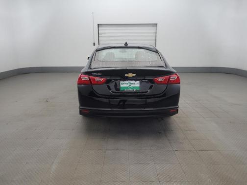 Mosaic Black Metallic 2022 Chevrolet Malibu 1LS